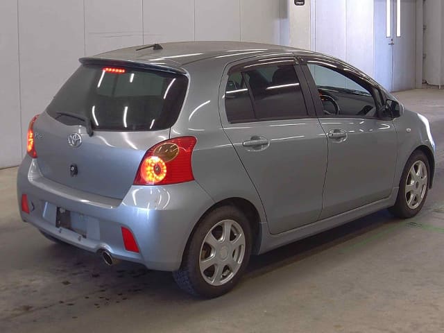 2005 TOYOTA Vitz