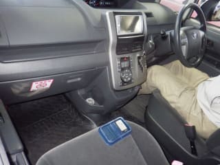 2009 TOYOTA Noah