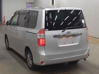 2009 TOYOTA Noah