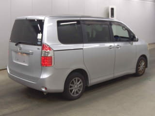 2009 TOYOTA Noah