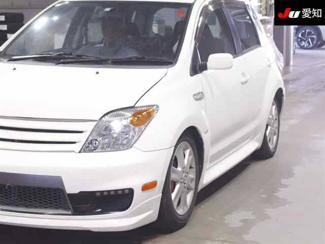 2005 TOYOTA IST