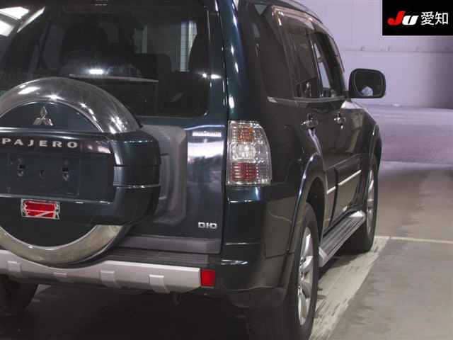 2011 MITSUBISHI Pajero