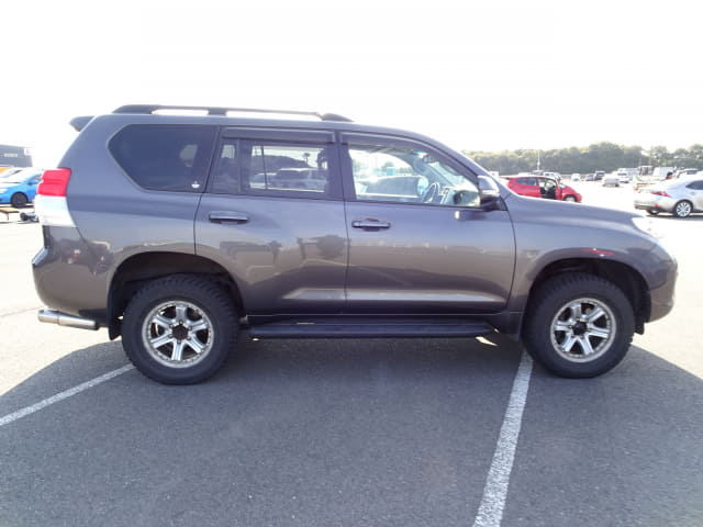 2010 TOYOTA Land Cruiser Prado