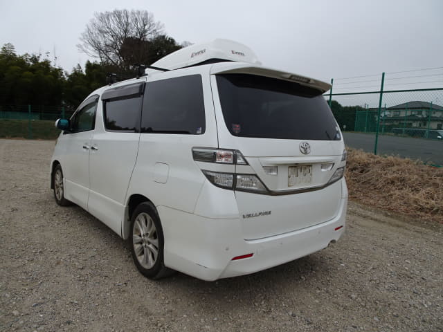 2011 TOYOTA Vellfire