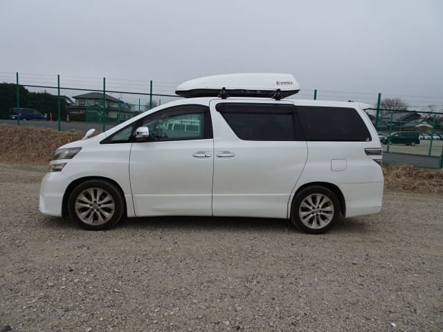 2011 TOYOTA Vellfire