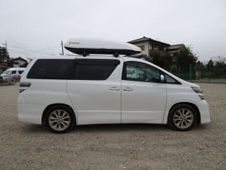 2011 TOYOTA Vellfire