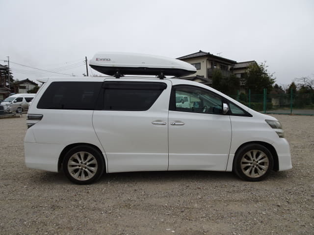 2011 TOYOTA Vellfire