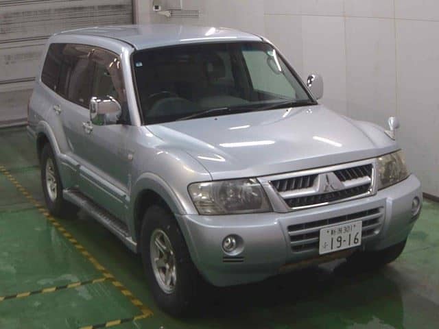 2005 MITSUBISHI Pajero