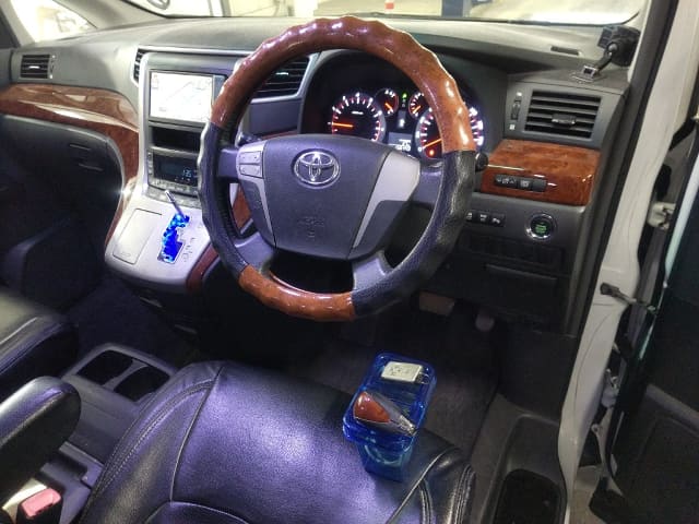 TOYOTA Alphard thumbnail 23