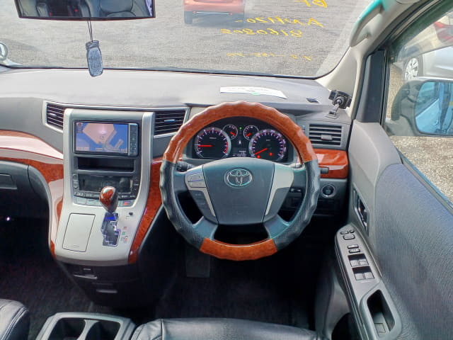 2011 TOYOTA Alphard
