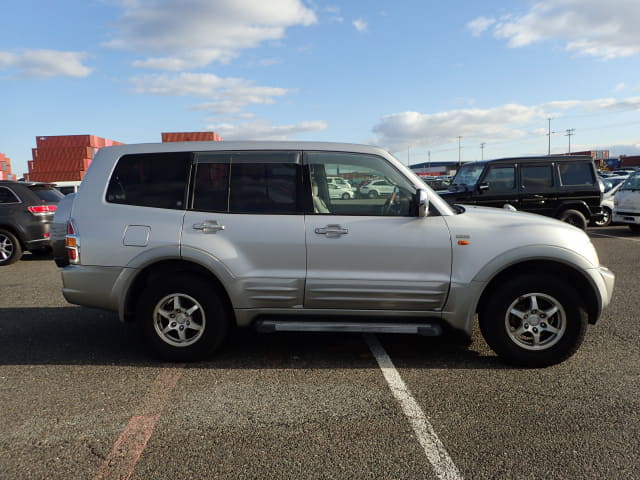 2000 MITSUBISHI Pajero