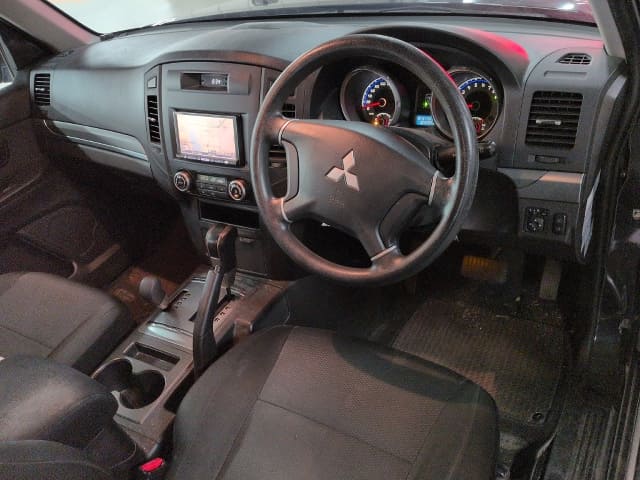 2009 MITSUBISHI Pajero