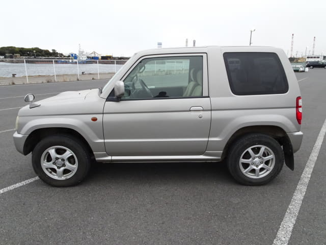 2005 MITSUBISHI Pajero Mini