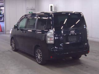 2011 TOYOTA Voxy