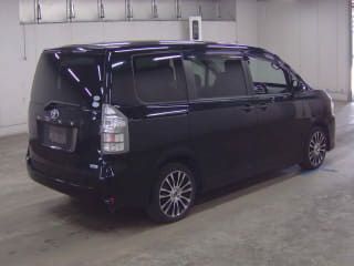2011 TOYOTA Voxy