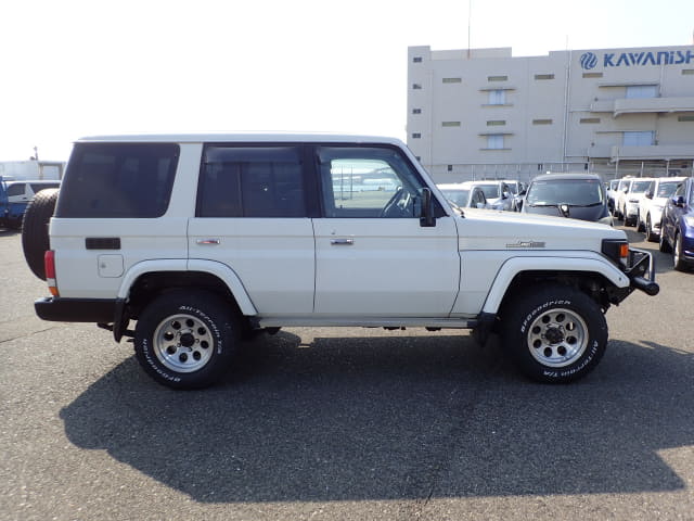 2003 TOYOTA Land Cruiser