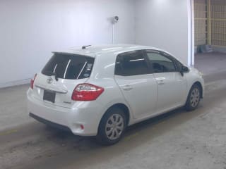 2011 TOYOTA Auris