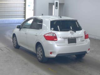 2011 TOYOTA Auris