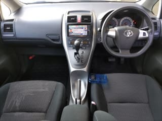 2011 TOYOTA Auris