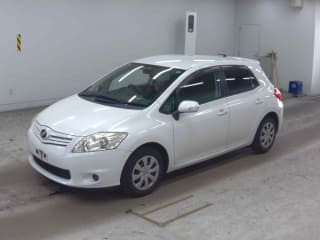 2011 TOYOTA Auris