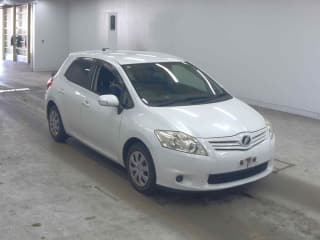 2011 TOYOTA Auris