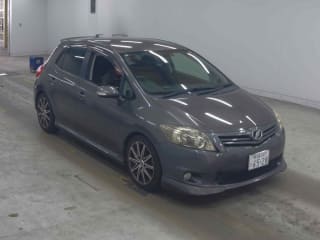 2010 TOYOTA Auris