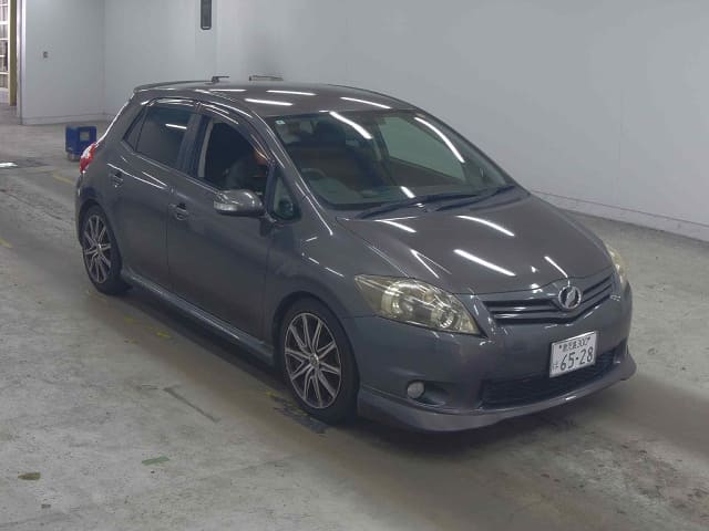 2010 TOYOTA Auris