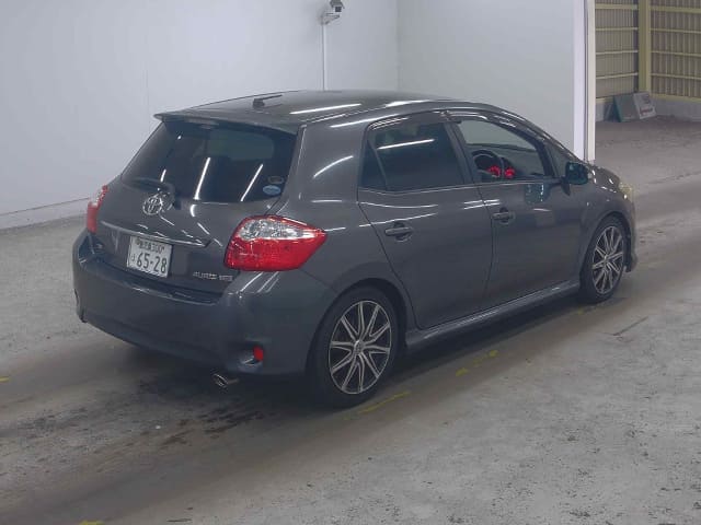 2010 TOYOTA Auris