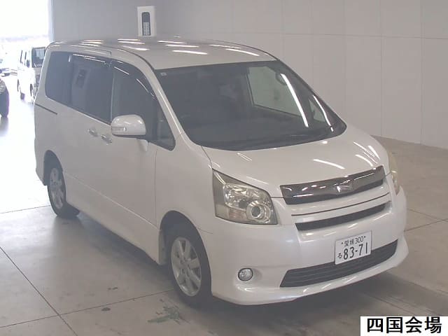 2008 TOYOTA Noah