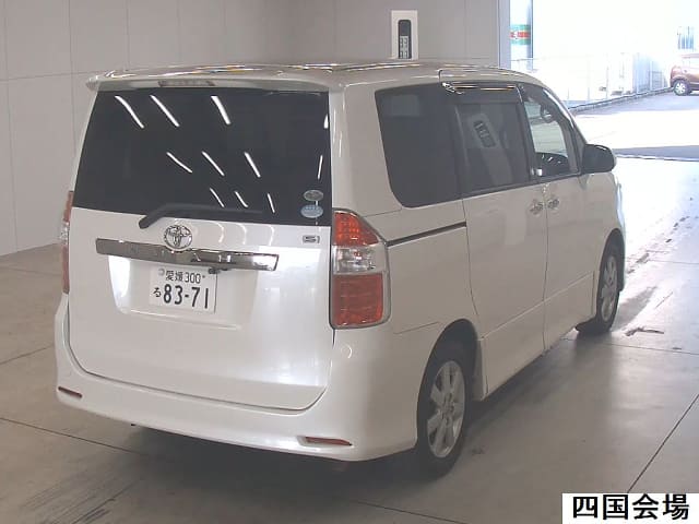 2008 TOYOTA Noah