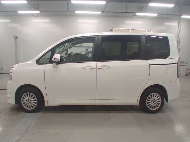 TOYOTA Voxy thumbnail 51