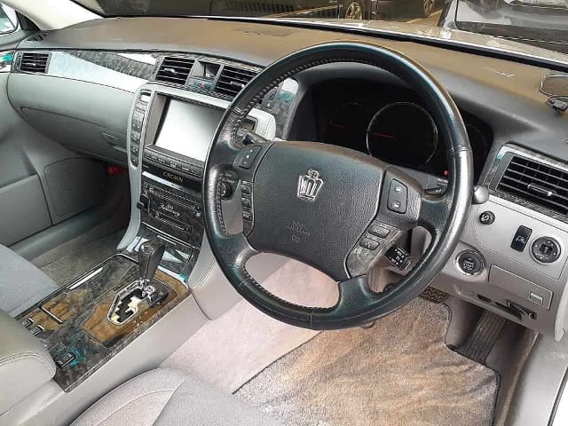 2005 TOYOTA Crown