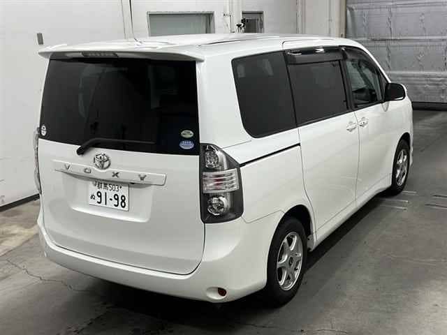 TOYOTA Voxy thumbnail 50
