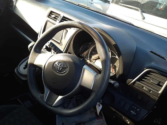 2011 TOYOTA Ractis