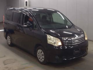 2010 TOYOTA Noah