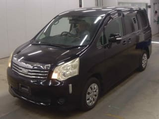 2010 TOYOTA Noah