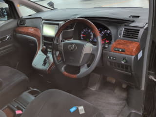 2011 TOYOTA Alphard