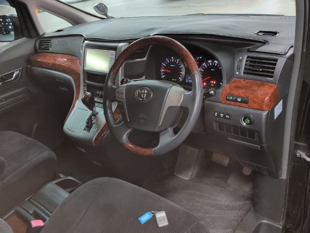 2011 TOYOTA Alphard