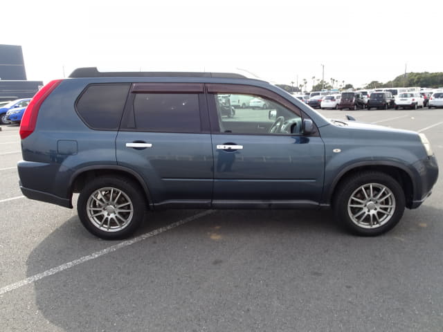 2010 NISSAN X-Trail