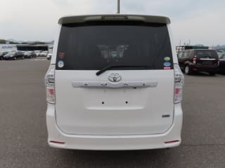 2011 TOYOTA Voxy