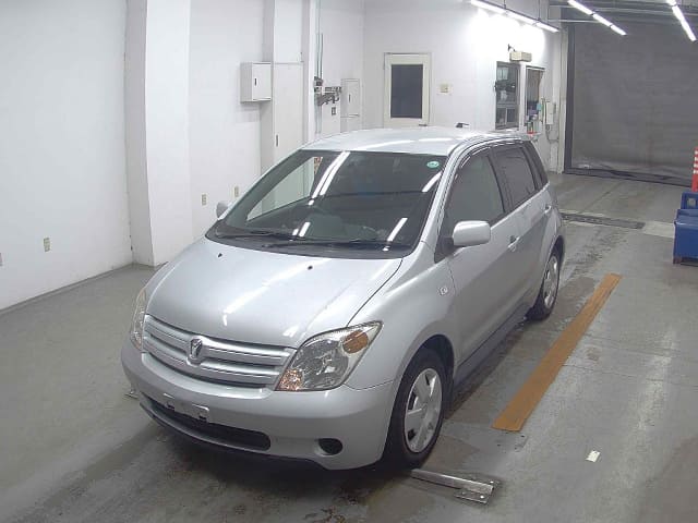 2003 TOYOTA IST
