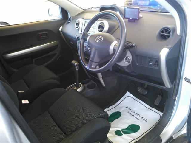 2004 TOYOTA IST
