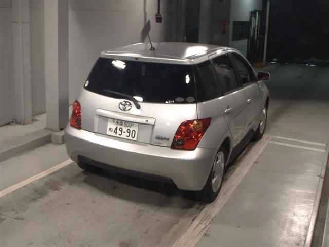 2004 TOYOTA IST