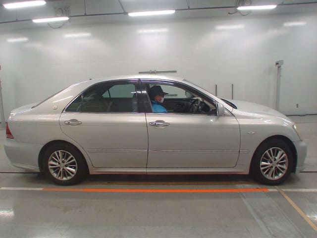 2005 TOYOTA Crown