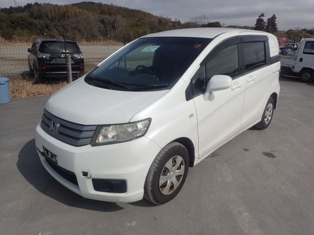 HONDA Freed Spike