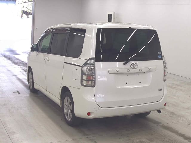 TOYOTA Voxy thumbnail 5