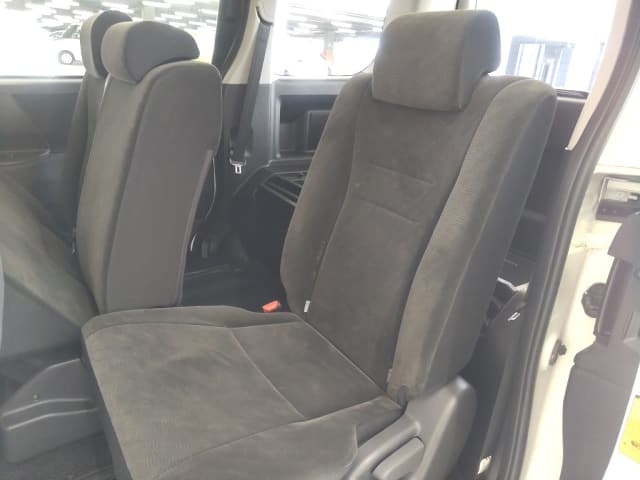 TOYOTA Voxy thumbnail 6