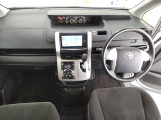 2010 TOYOTA Voxy
