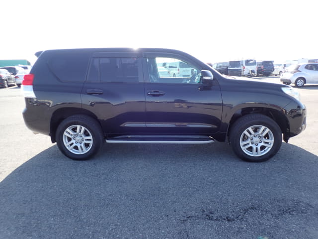 2011 TOYOTA Land Cruiser Prado