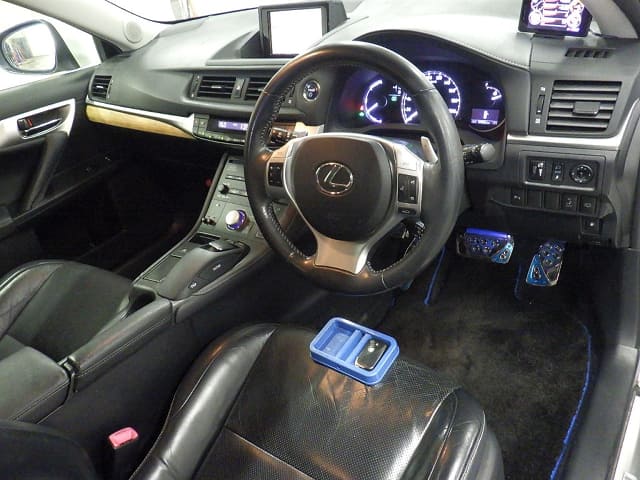 LEXUS CT thumbnail 3